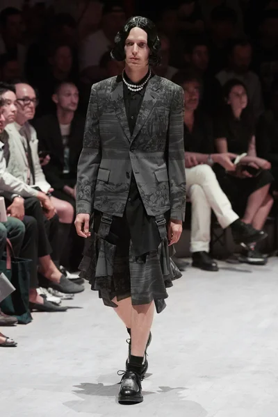 Look 12